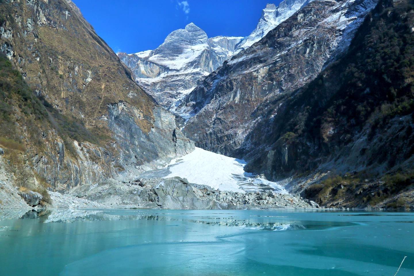 Sikles Kaphuche Lake Trekking